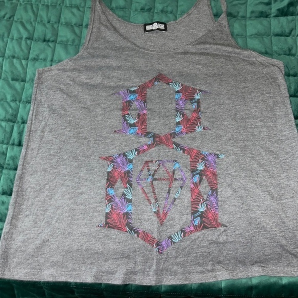 Womens Rebel 8 tank top size M